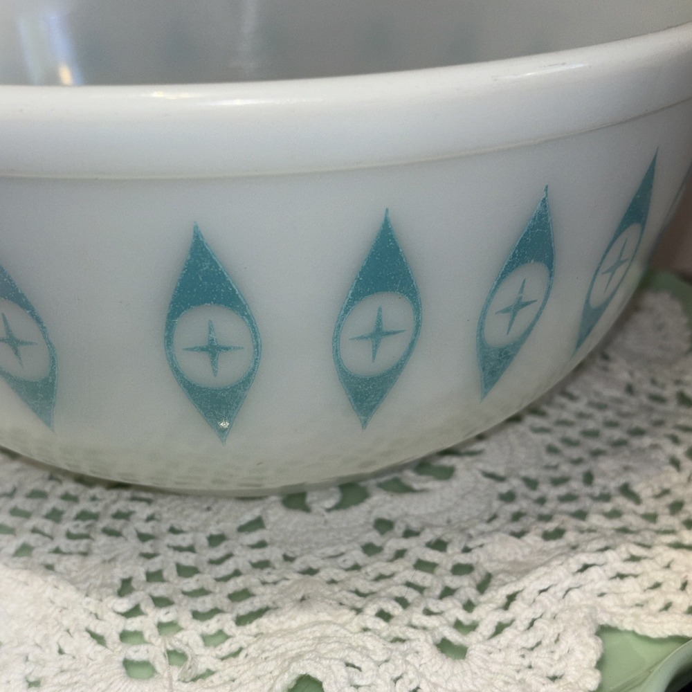 Vtg Atomic Eyes Pyrex Mixing Bowl MCM 1950s Unmarked White & Turquoise 403 - Picture 6 of 13